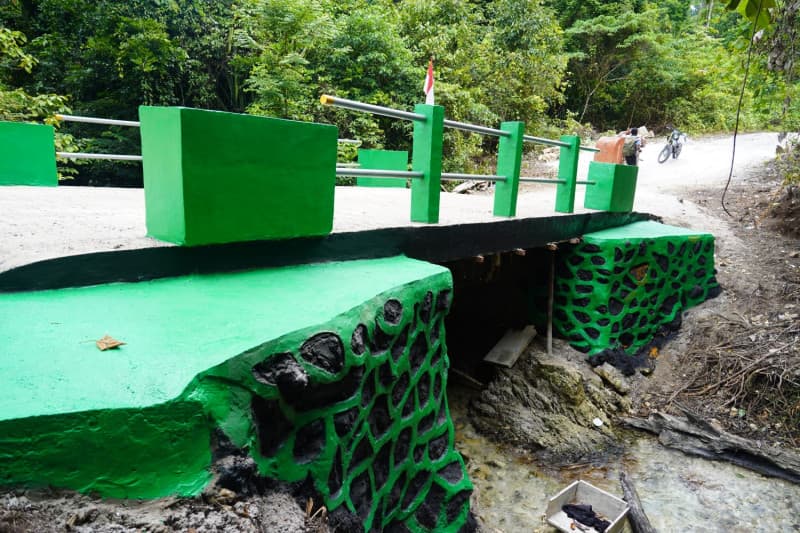 Jembatan Kampung Sesor Rampung TMMD ke-129 Perlancar Akses Warga Sorong Selatan
