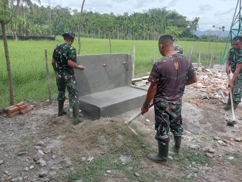 TMMD ke-129 Rampungkan Tempat Wuduk Perkuat Fasilitas Air Bersih Warga Lhok Panah