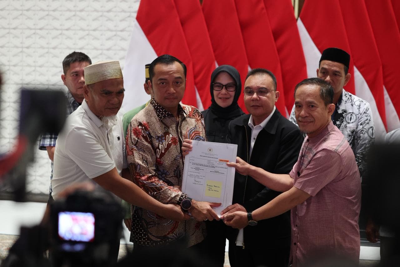 Prabowo Beri Rehabilitasi untuk Dua Guru Luwu Utara, Hak dan Martabat Dipulihkan