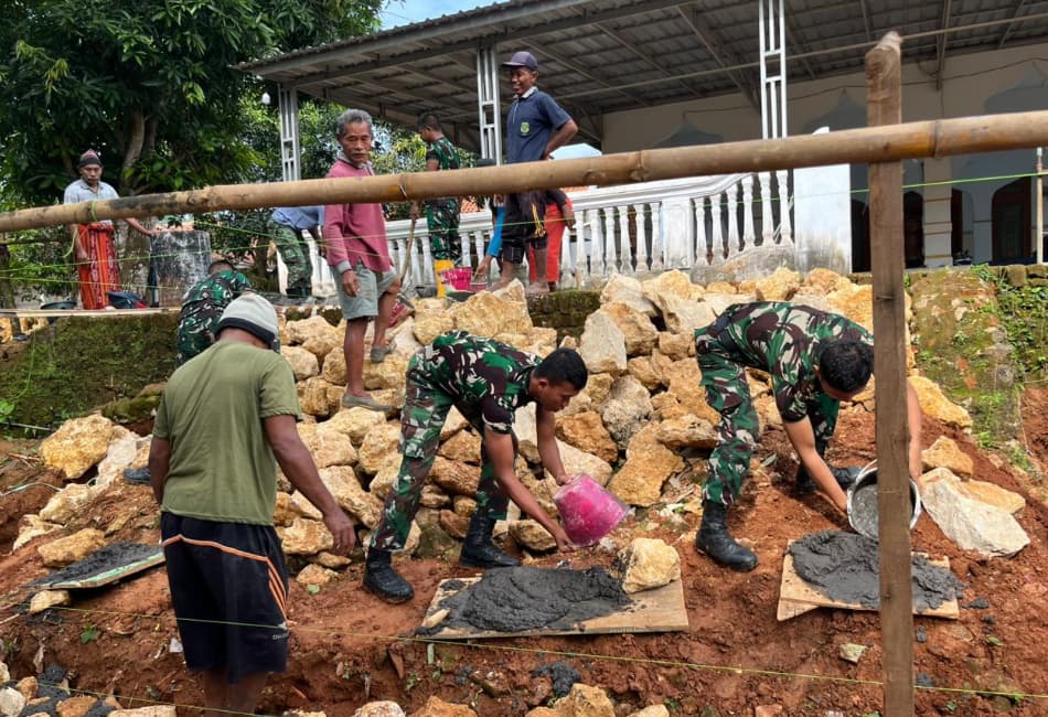 TMMD 127 Bangun MWK Masjid Baitur Rahman di Kabupaten Sumenep Provinsi Jawa Timur untuk Perkuat Fasilitas Ibadah Warga