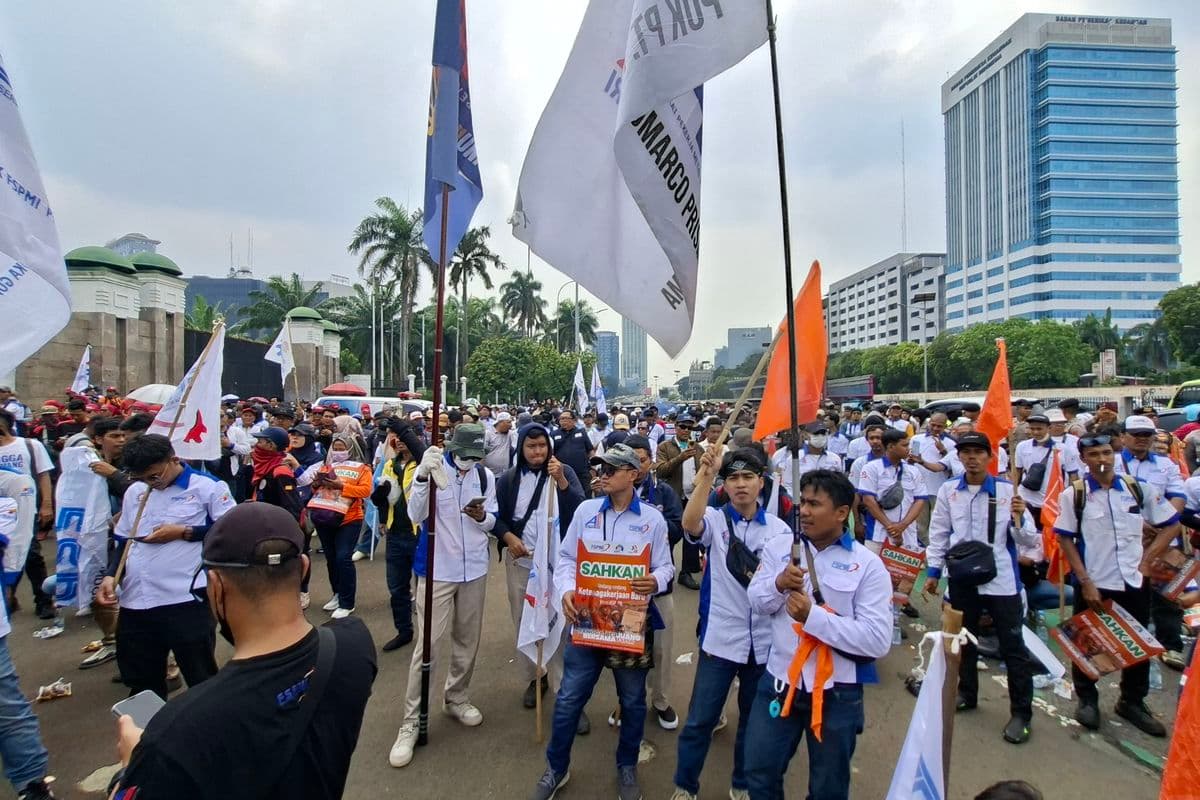 May Day 2026 di Monas Dipadati 400 Ribu Buruh, Presiden Prabowo Dijadwalkan Hadir