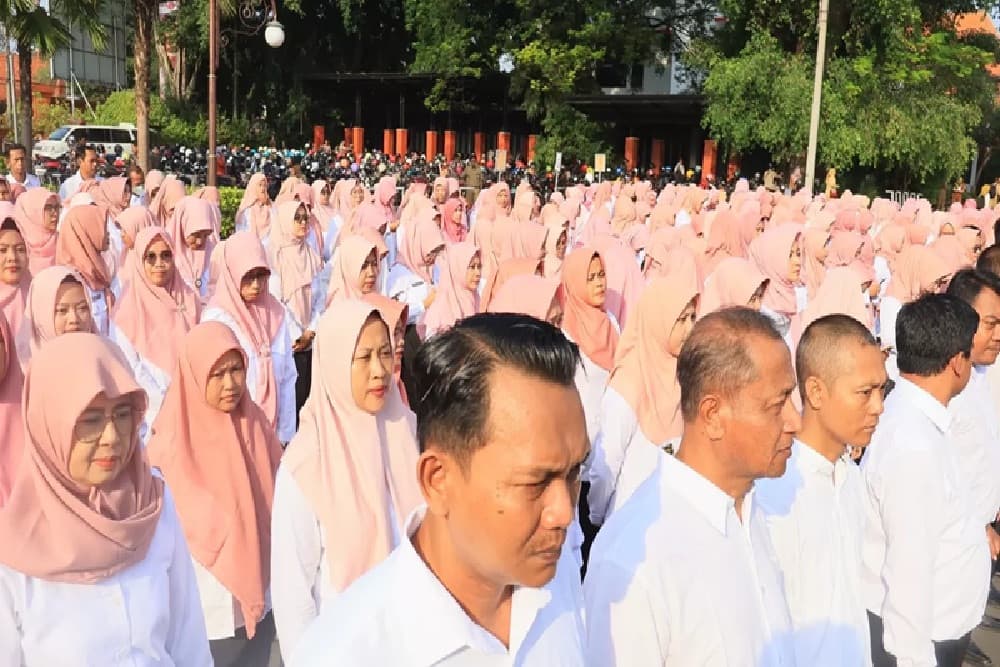 Pemprov Jatim Pastikan 2.295 Guru Honorer SMA/SMK Tetap Mengajar