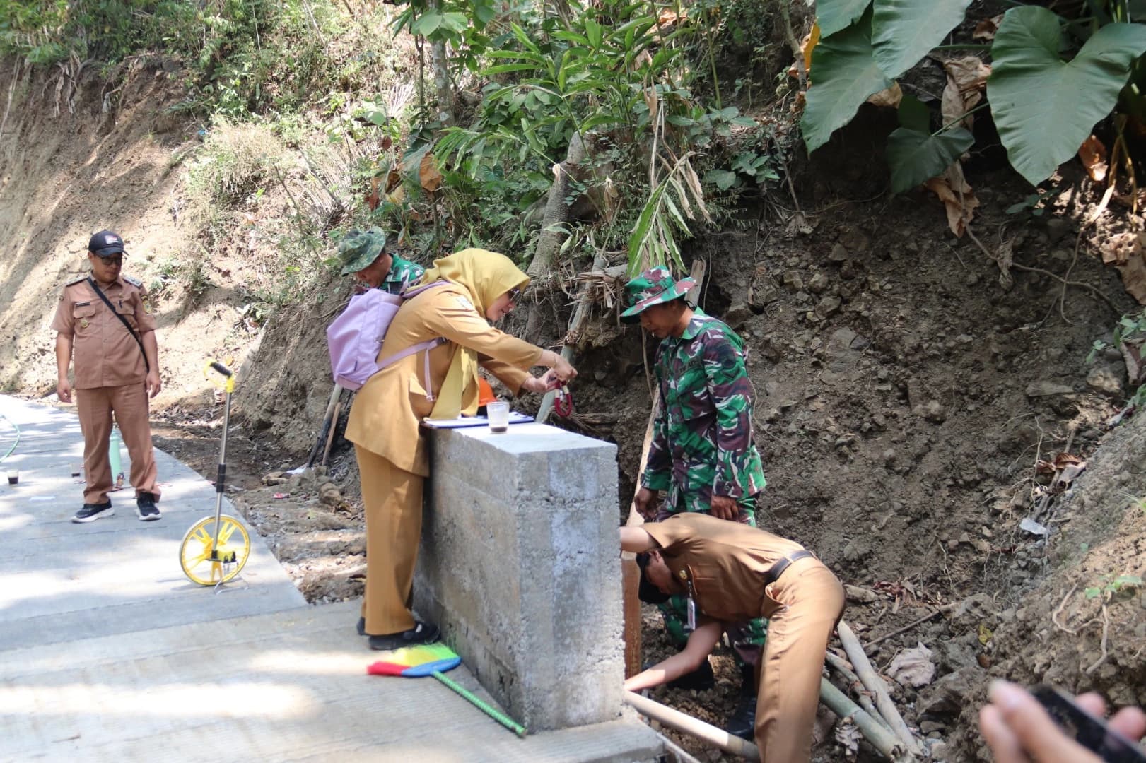 Dispermades Banjarnegara Tinjau Progres TMMD Pastikan Pembangunan Desa Tepat Sasaran