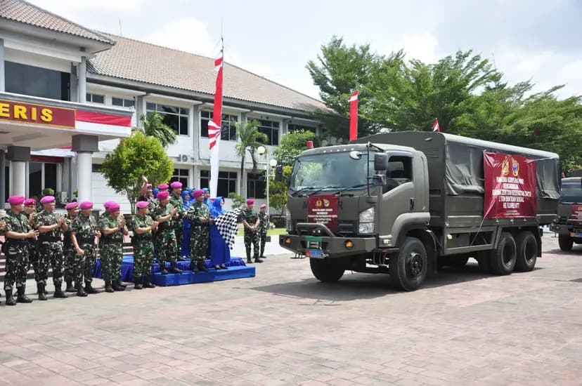Marinir Kirim Bantuan Kemanusiaan untuk Masyarakat NTT, Perkuat Respons dan Pemulihan Pascabencana