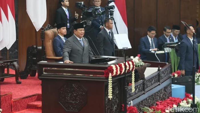 Prabowo Tegaskan Barang Subsidi Disalurkan Melalui Kopdes Merah Putih