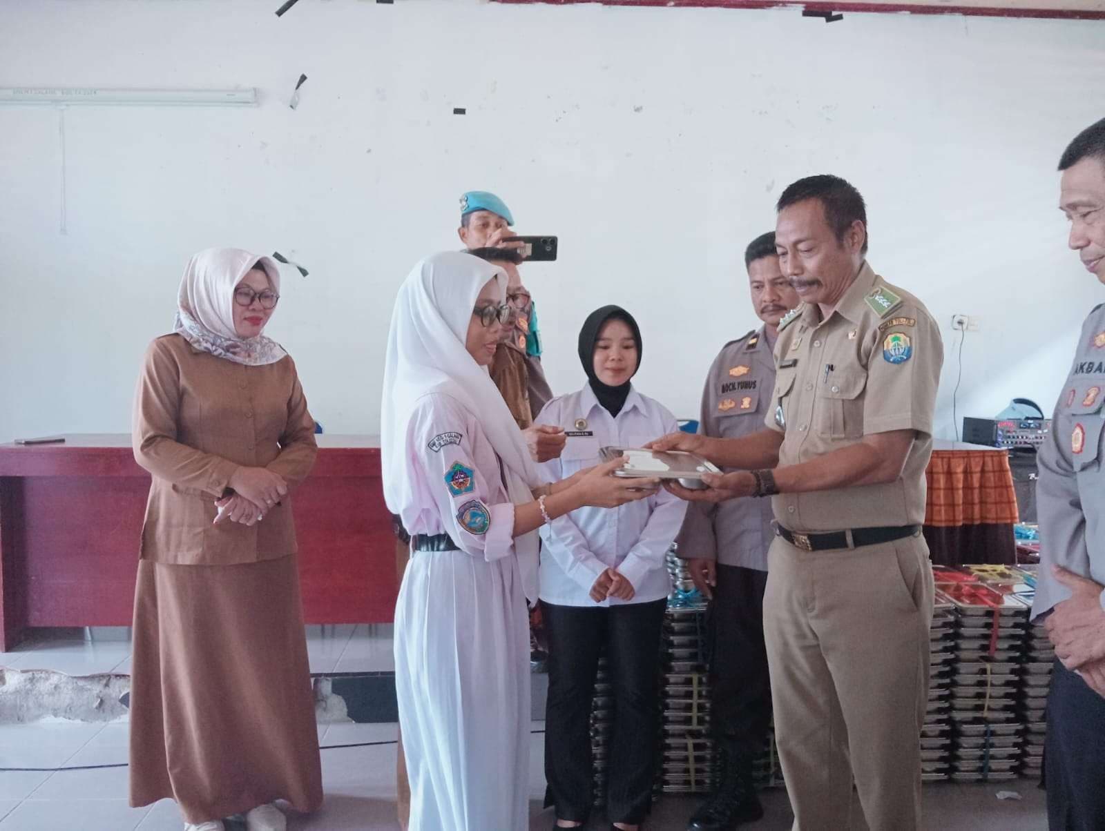 Pemerintah Salurkan Makanan Bergizi Gratis untuk Siswa di Desa Galang Suka, Provinsi Sumatera Utara