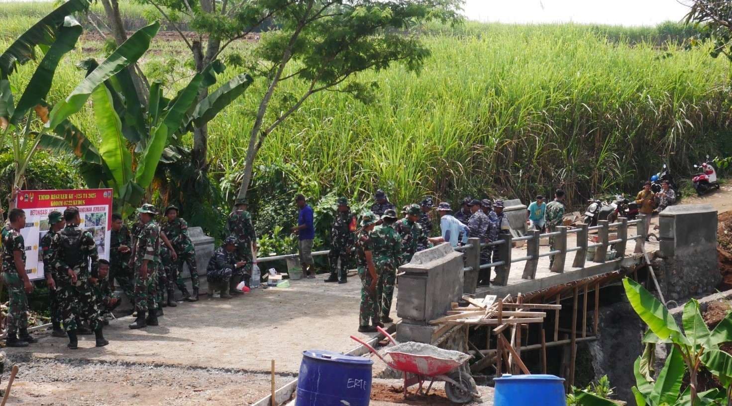 TMMD Kudus ke-125: Sinergi TNI dan Pemda Wujudkan Infrastruktur & Ketahanan Pangan Desa