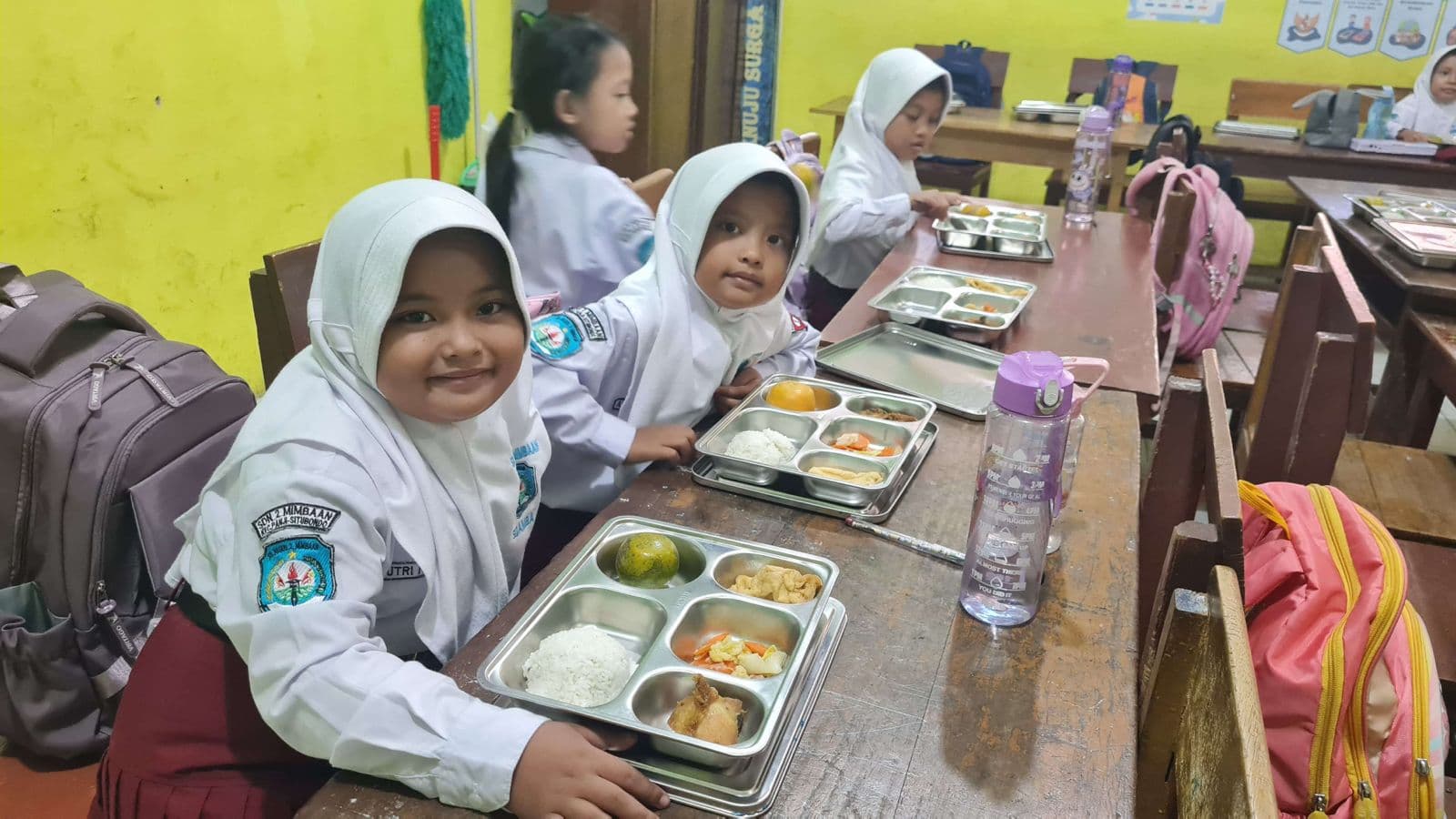 Pemerintah Distribusikan Program Makan Bergizi Gratis untuk 20 Ribu Siswa di Kabupaten Situbondo Jawa Timur