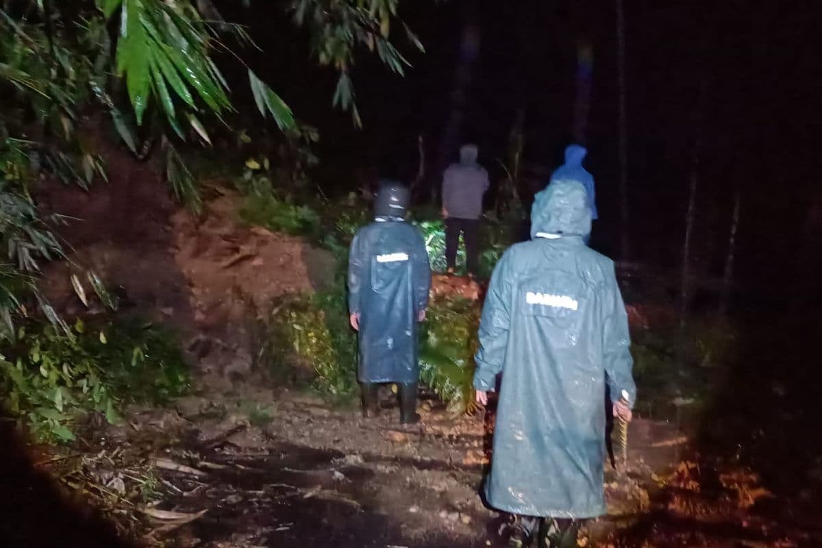 Banjir dan Longsor Terjang Lebong Bengkulu, 1.200 Rumah Terdampak, TNI Evakuasi Warga Rentan