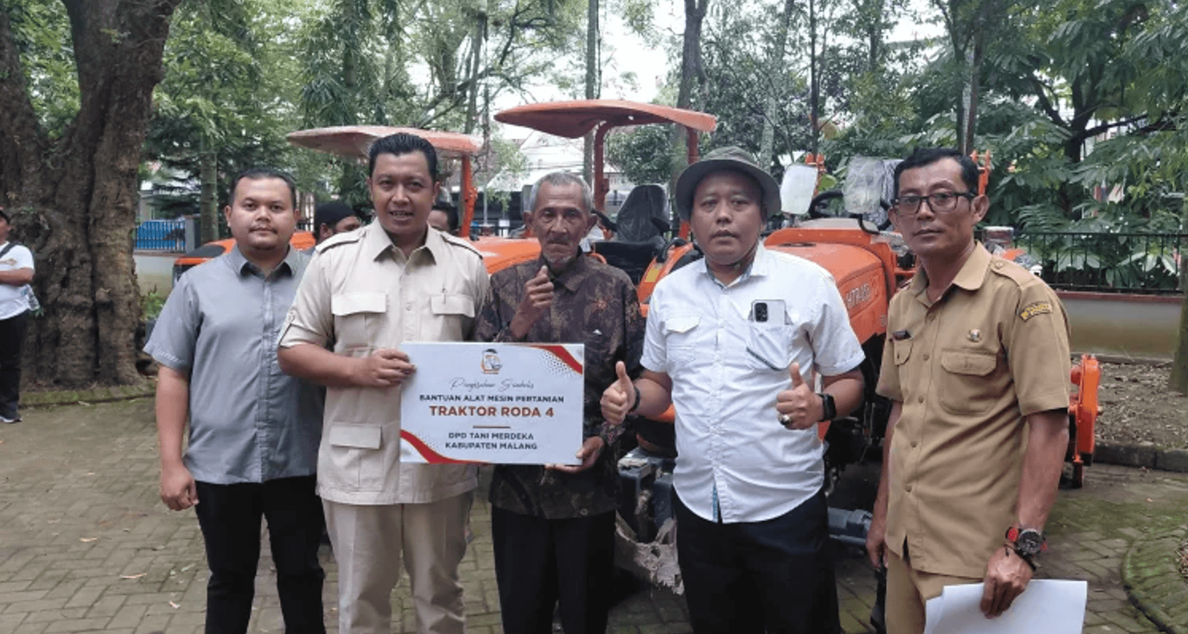 Pemerintah Salurkan Alsintan ke 16 Kelompok Tani di Malang Raya, Dorong Modernisasi Pertanian