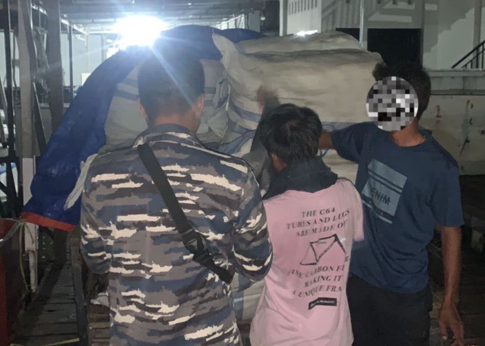 TNI AL Gagalkan Penyelundupan Ballpress Asal Malaysia di Tarakan Negara Selamatkan Kerugian Ratusan Juta Rupiah