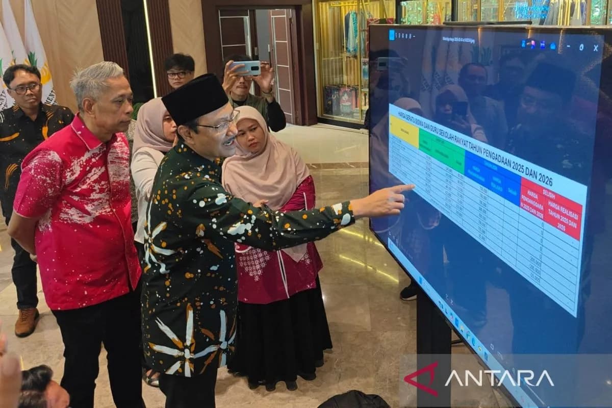 Mensos Tegaskan Pengadaan Sepatu Sekolah Rakyat Transparan, Bantah Isu di Media Sosial