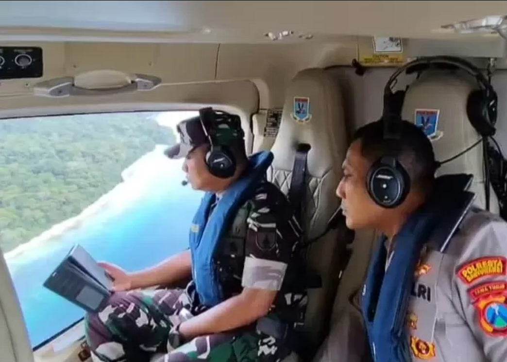 Patroli Udara TNI-Polri Kawal Pencarian Korban KMP Tunu Pratama Jaya di Perairan Selat Bali