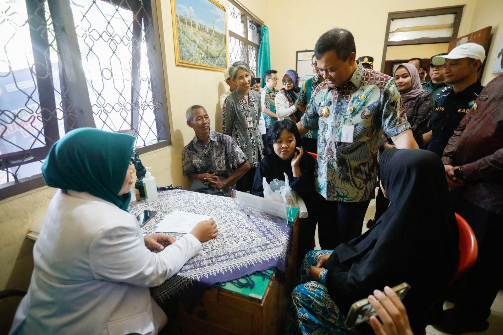 Gubernur Ahmad Luthfi Gencarkan Speling untuk Layani Kesehatan Warga Desa di Temanggung Jawa Tengah