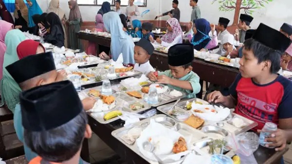 Makan Bergizi Gratis Hadir di Bone: Pesantren Jadi Pusat Gizi dan Penggerak Ekonomi Desa