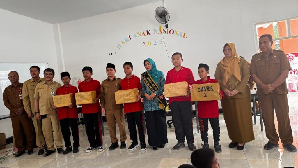 Pemkab Mojokerto Jawa Timur Gelar Bakti Sosial untuk Siswa Sekolah Rakyat Angkatan Pertama